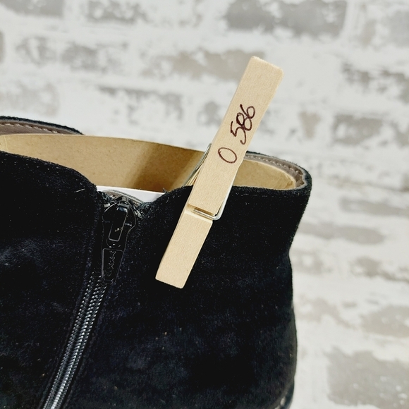 NEW Eurosoft Adeah Ruched Black Suede Leather Elastic Gore Ankle Boots O586 - Picture 13 of 13